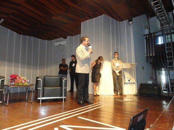 Deputado Itamar Borges participa do 1º Congresso Internacional de Educação do Noroeste de São Paulo em Votuporanga