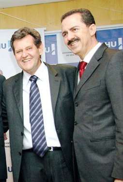 zoom_60f4a0b67419e45897fbf8000c17e695