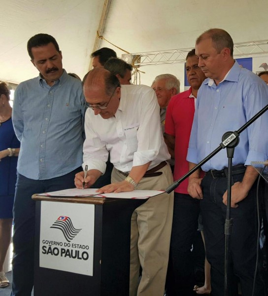 12096137_522247001264845_6942399361923664032_n