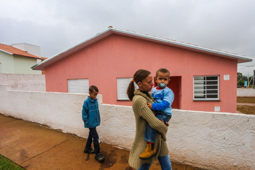 Entrega de 42 U.H's do conjunto habitacional Magda "C".