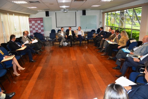 Abertura da reunião com o presidente do ILP Rodrigo Tritapepe, deputado Itamar Borges e Silverio Crestana, consultor da FREPEM.