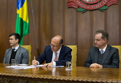 Assinatura de Decretos