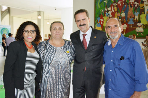 Magda recebe recurso para compra de caminhão coletor e compactador de lixo