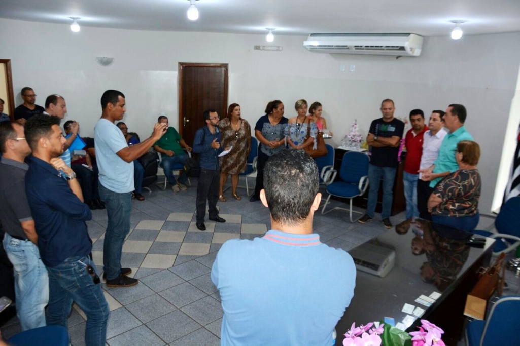 Deputado Itamar Borges visita Castilho