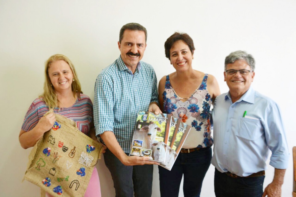 Tabapuã entrega documentação para projeto de Município de Interesse Turístico