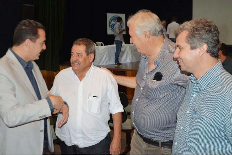 Mendonça formaliza adesão ao Programa Internet para Todos