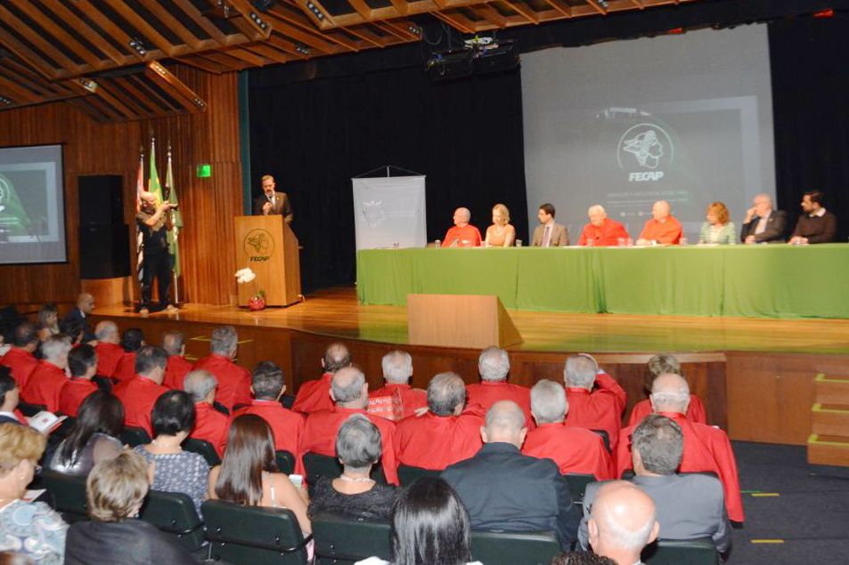 Domingos Chiomento é empossado presidente da Academia Paulista de Contabilidade