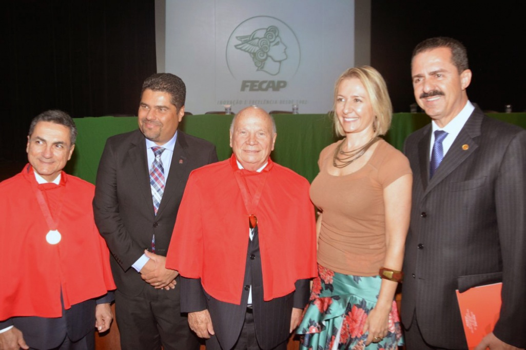 Domingos Chiomento é empossado presidente da Academia Paulista de Contabilidade