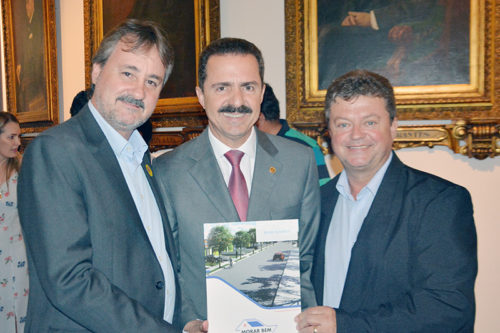 Bady Bassitt assina convênio para licitação de 115 casas da CDHU