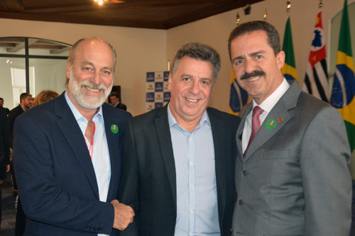 Penápolis assina convênio para licitação de 232 casas da CDHU