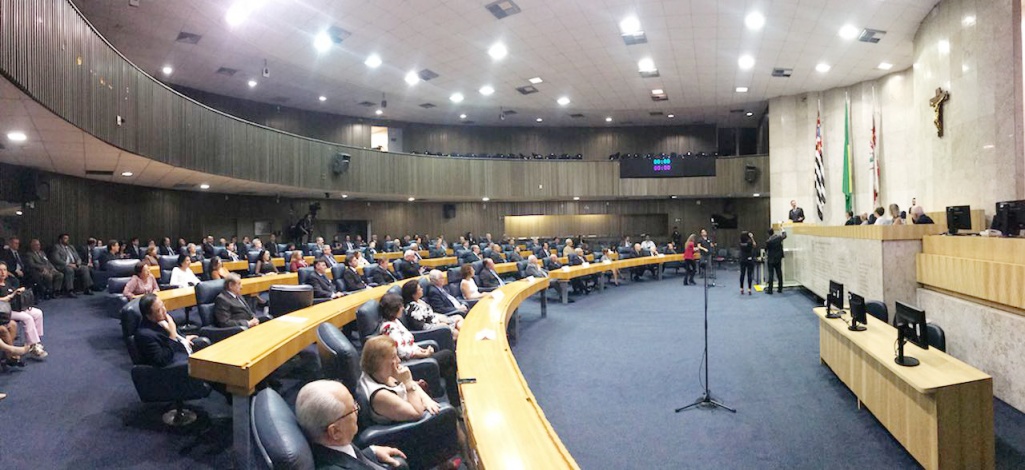 Sessão Solene homenageia profissionais da contabilidade em São Paulo