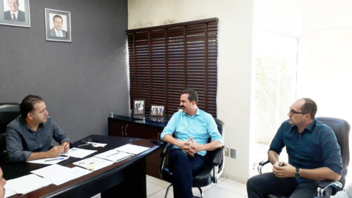 Deputado Itamar Borges visita Guzolândia