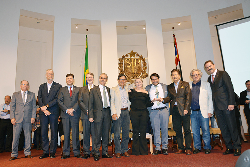 Novo Horizonte recebe recurso para compra de equipamento para varrição de rua