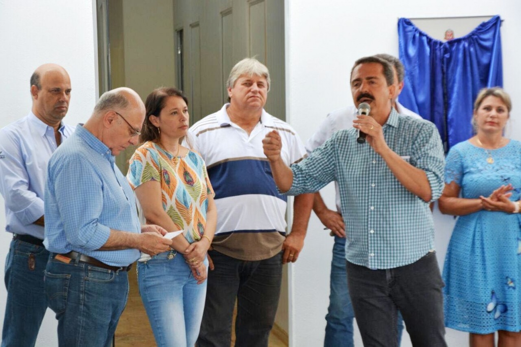 Deputado Itamar Borges e secretário Arnaldo Jardim visitam obras do frigorífico de peixes de Itajobi