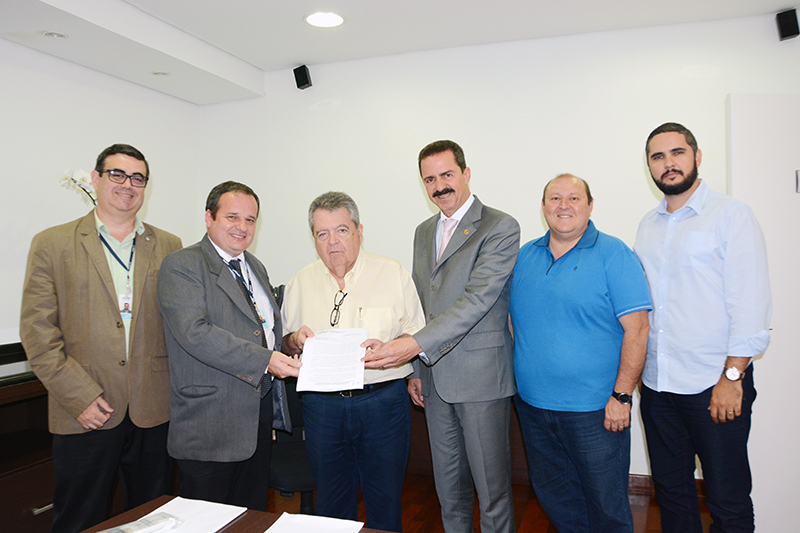 Itamar Borges e reitor da UNESP Ilha Solteira solicitam permanência da área do Centro de Treinamento da Elétrica