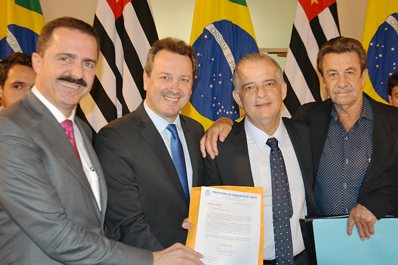 Vice-governador recebe demandas de Jales e Dirce Reis