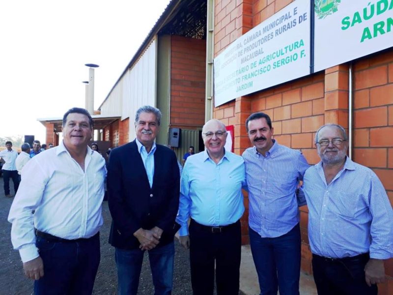 Equipamentos agrícolas são inaugurados em Macaubal