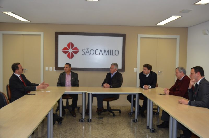 Deputado Itamar Borges visita trabalho desenvolvido pelo Hospital São Camilo