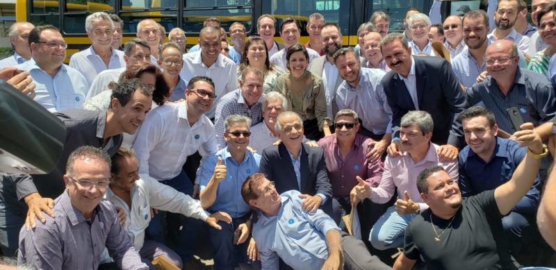 Municípios paulistas recebem ônibus escolar