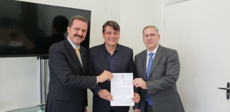 Fernandópolis assina convênio para implantação da Atividade Delegada