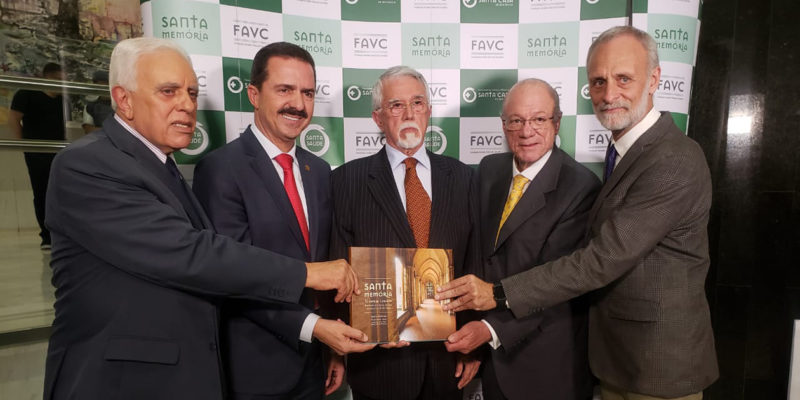 Livro em comemoração às 50 primeiras turmas