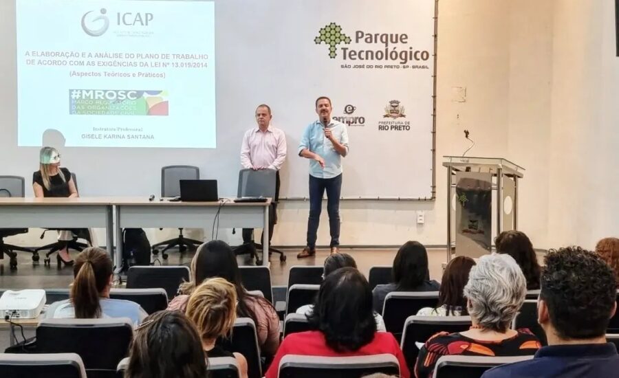 DEPUTADO ITAMAR BORGES VISITA ETEC PHILADELPHO GOUVÊA NETTO E BUSCA  SOLUÇÕES PARA CLIMATIZAÇÃO DE SALAS DE AULA - Itamar Borges - Deputado  Estadual